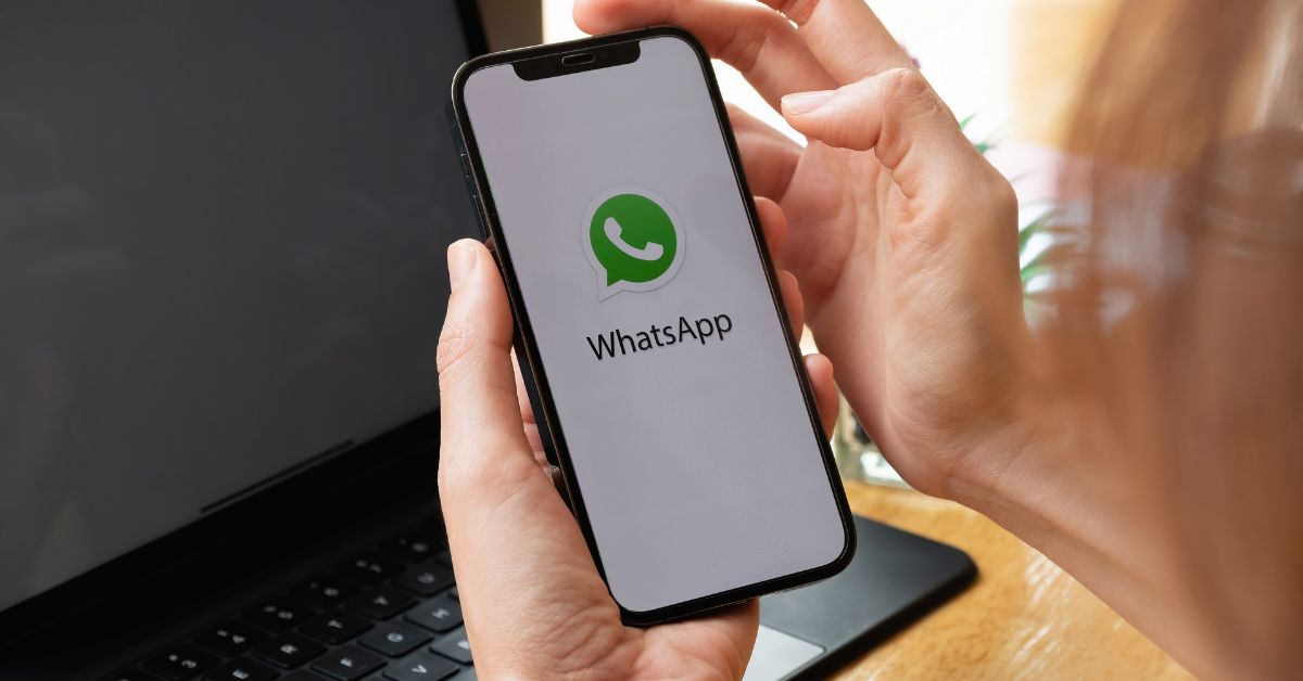 Develop a WhatsApp like App Develop WhatsApp like App